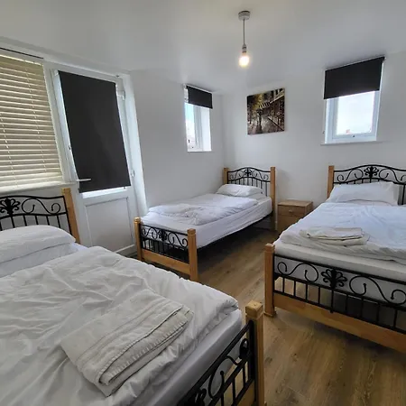 Serene 1 Bedroom, 3 Single Beds Bristol Exterior photo