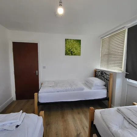 Serene 1 Bedroom, 3 Single Beds Bristol Exterior photo