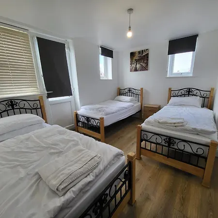 Serene 1 Bedroom, 3 Single Beds Bristol Exterior photo
