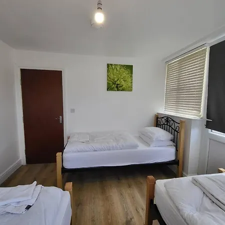 Serene 1 Bedroom, 3 Single Beds Bristol Exterior photo
