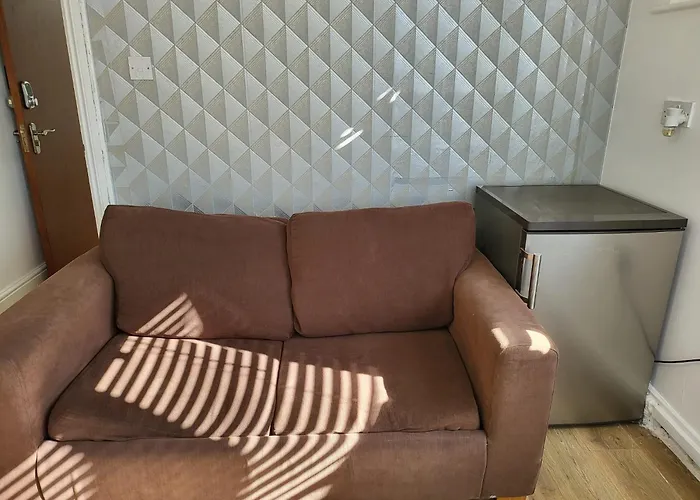 Serene 1 Bedroom, 3 Single Beds